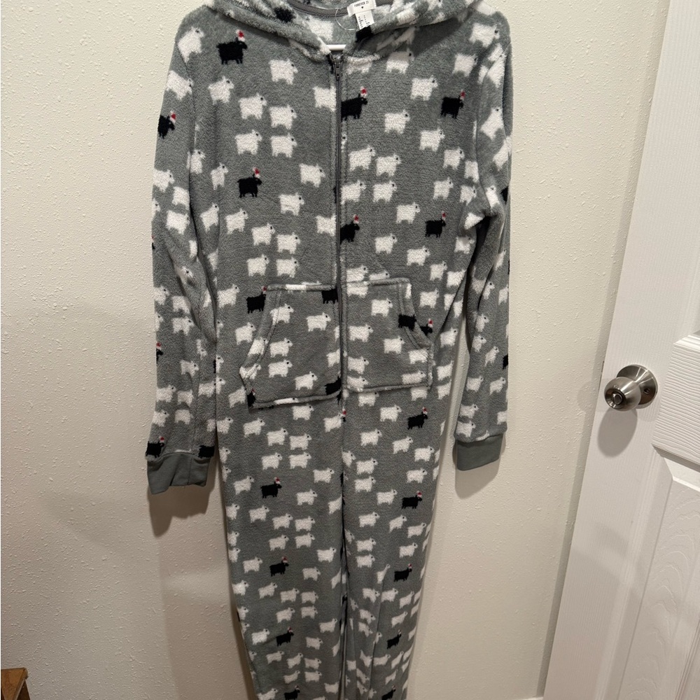 Forever 21 Gray and White Pajama Set with Hood